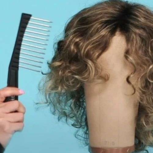 Comb Wig To Untangle It