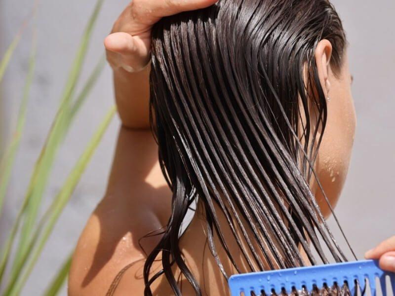 Keep your hair moisturized with light hydration