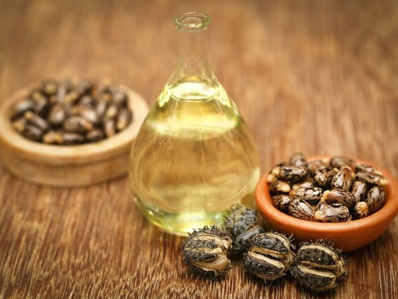 Castor oil has the ability to promote natural hair growth 