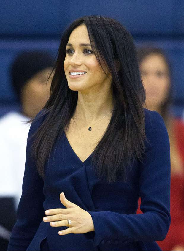 Meghan Markle straight hair