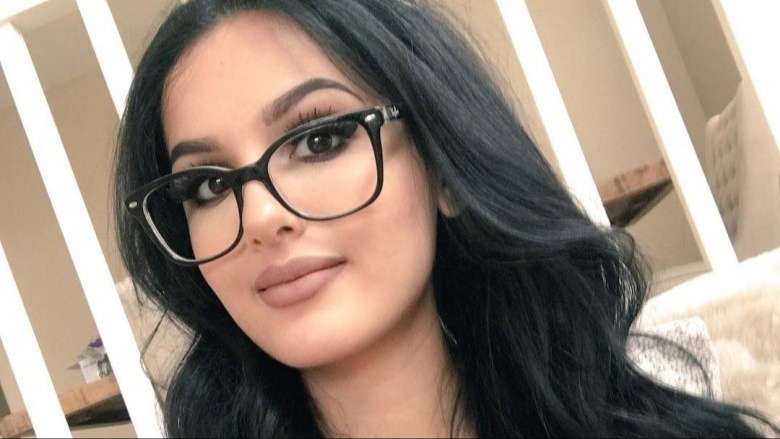 Natural beauty SSSniperwolf without makeup