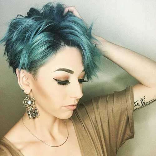 Pixie hair with outstanding colors for holidays