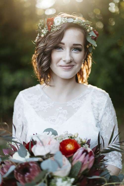 Short Wavy Hair With Flower Crown