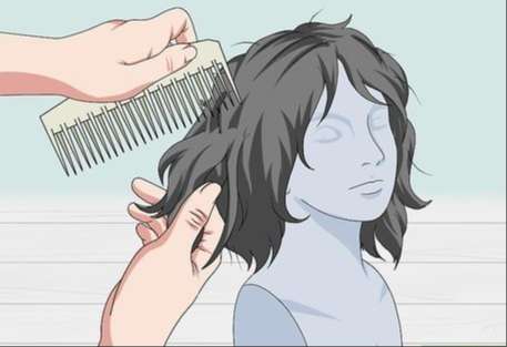 comb out the hair on both sides of the hair