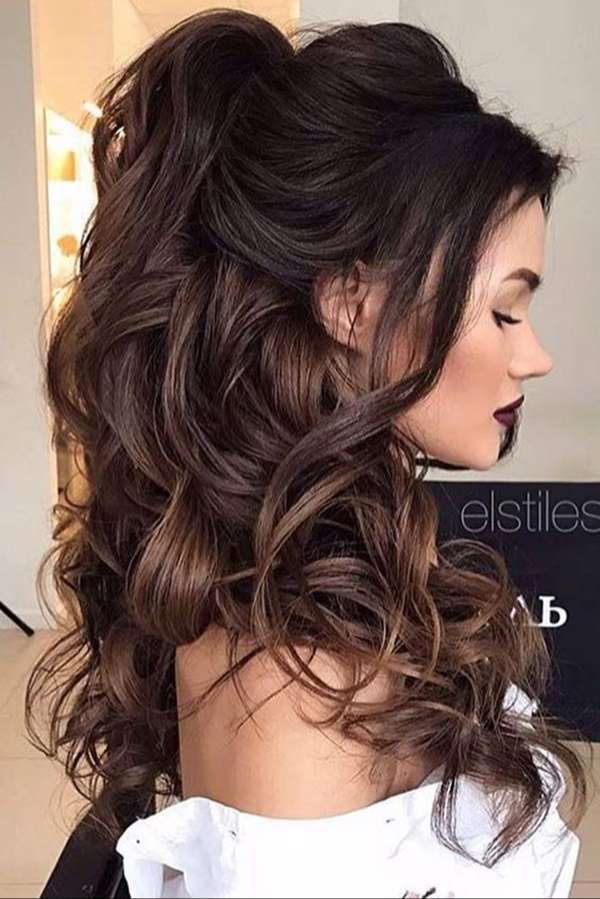 Curly hairstyle with ponytail